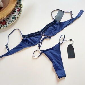 New • Frankie’s Bikinis X Sydney Sweeney Blue Lucia Underwire Bikini & Bottoms